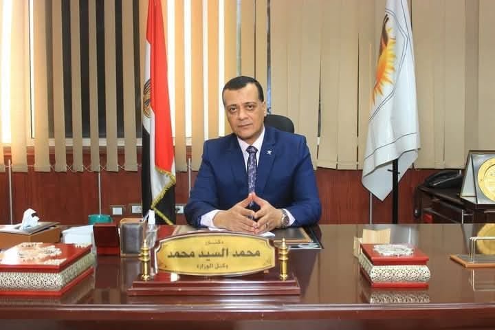 قوات الحماية تسيطرة على حريق نشب بمخازن مديرية التربية والتعليم بسوهاج 