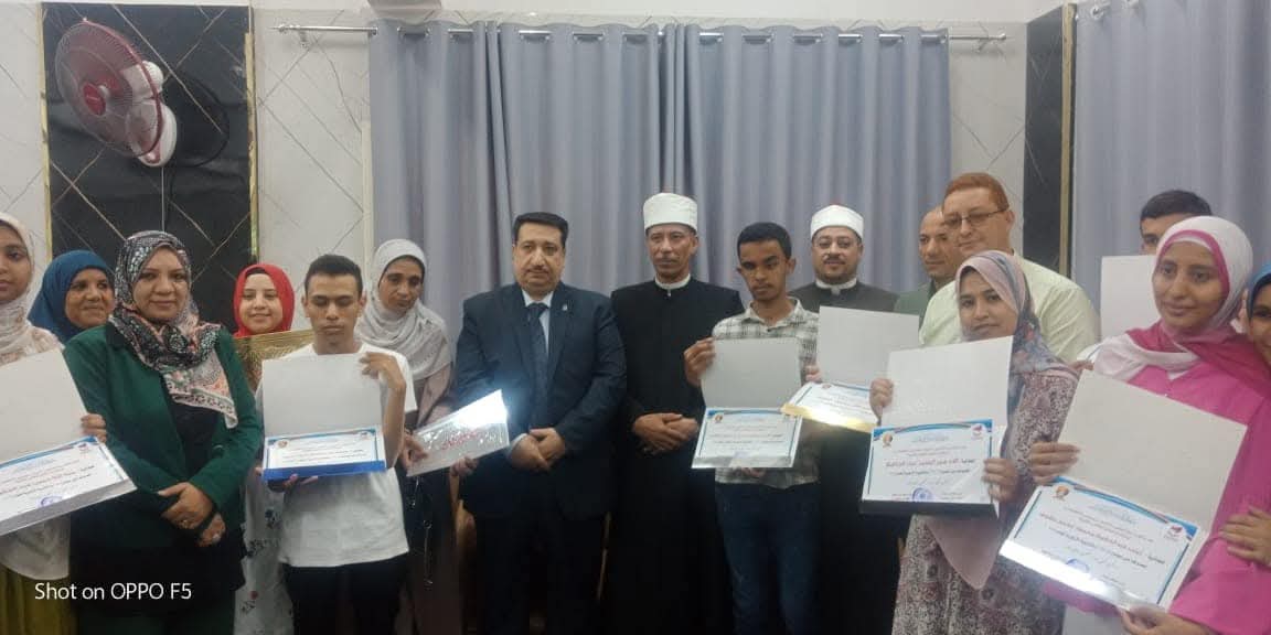 الشطورى يكرم أوائل الثانوية الأزهرية بحضور مدير الإدارة الأزهرية بطهطا  