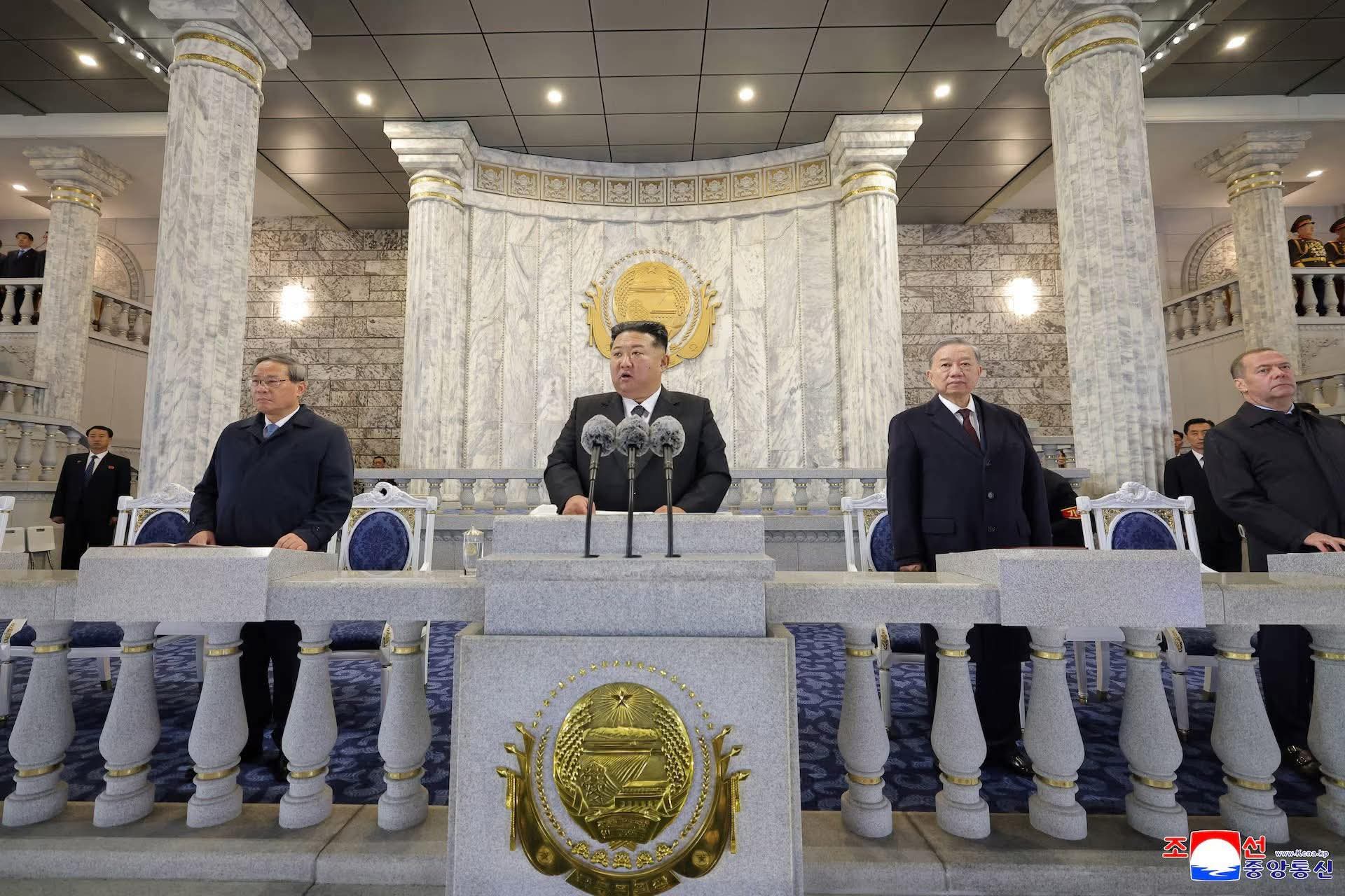 كوريا الشمالية تكشف عن هواسونغ 20 صاروخ عابر للقارات يرعب واشنطن