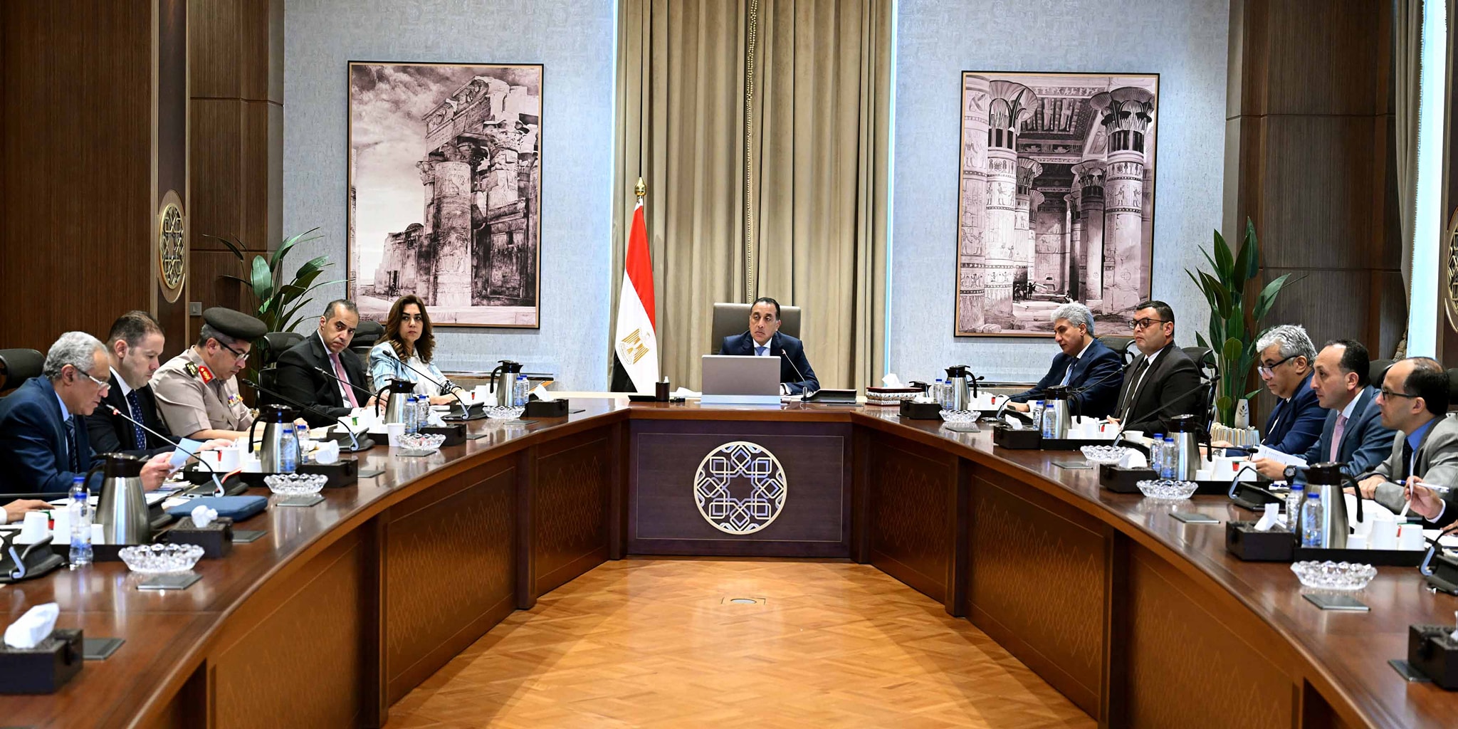 رئيس الوزراء يترأس اجتماع اللجنة الرئيسية لتقنين أوضاع الكنائس والمباني الخدمية التابعة لها