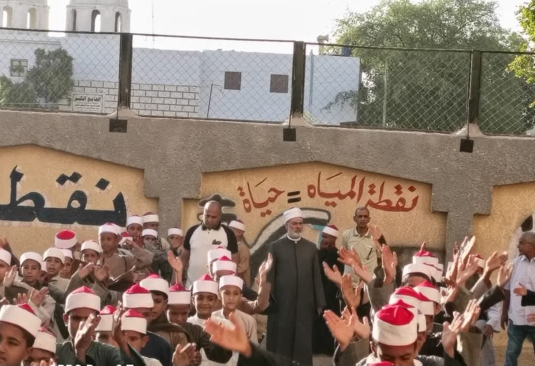انطلاق الدراسة بمعاهد سوهاج الأزهرية.. ورئيس المنطقة يشهد طابور الصباح 