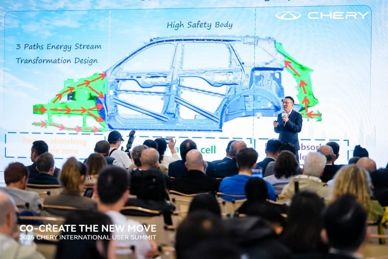 قمة مستخدمي علامة شيري تُطلق تحدي السلامة القصوى: TIGGO9 تواجه اختبار التصادم الجانبي بزاوية 15 درجة بفلسفة مستوحاة من فن التاي تشي 