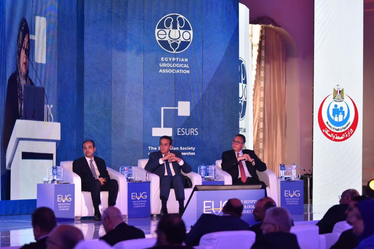 وزير الصحة والسكان يطلق النسخة الثالثة من الأدلة الإرشادية لتطوير الأداء المهني بالمنظومة الطبية