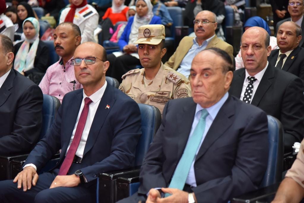جامعة أسيوط تنظم ندوة كبرى  للاحتفال  بالذكرى الخمسين لانتصارات أكتوبر بحضور اللواء  دكتور سمير فرج