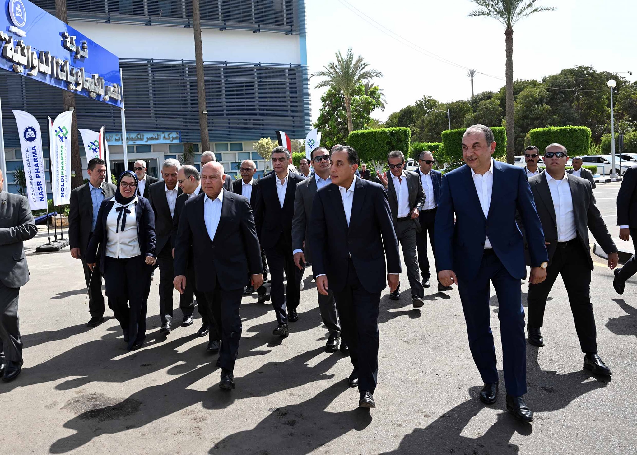 رئيس الوزراء يتوجه لمحافظة القليوبية لافتتاح وتفقد عدد من مصانع الأدوية المطورة التابعة لوزارة قطاع الأعمال العام