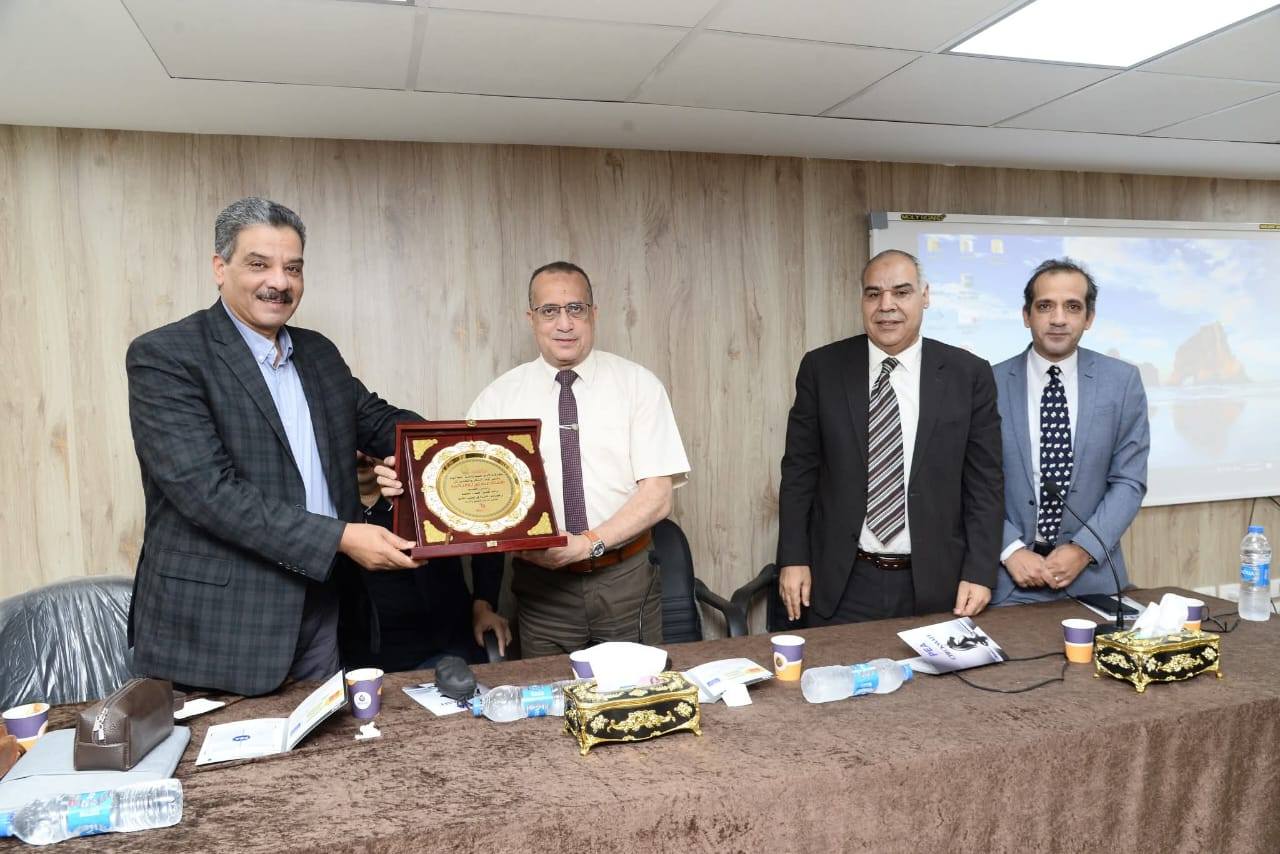 قسم الأمراض العصبية والنفسية بجامعة أسيوط ينظم يوماً علمياً حول الآلام العصبية