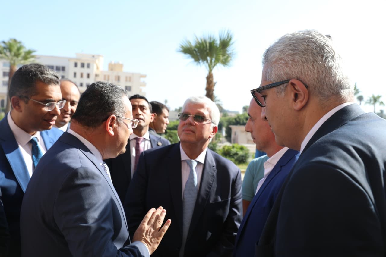 وزير التعليم العالي ورئيس جامعة الإسكندرية يفتتحان المرحلة الأولى من مشروع ترميم ورفع كفاءة مباني كلية الهندسة