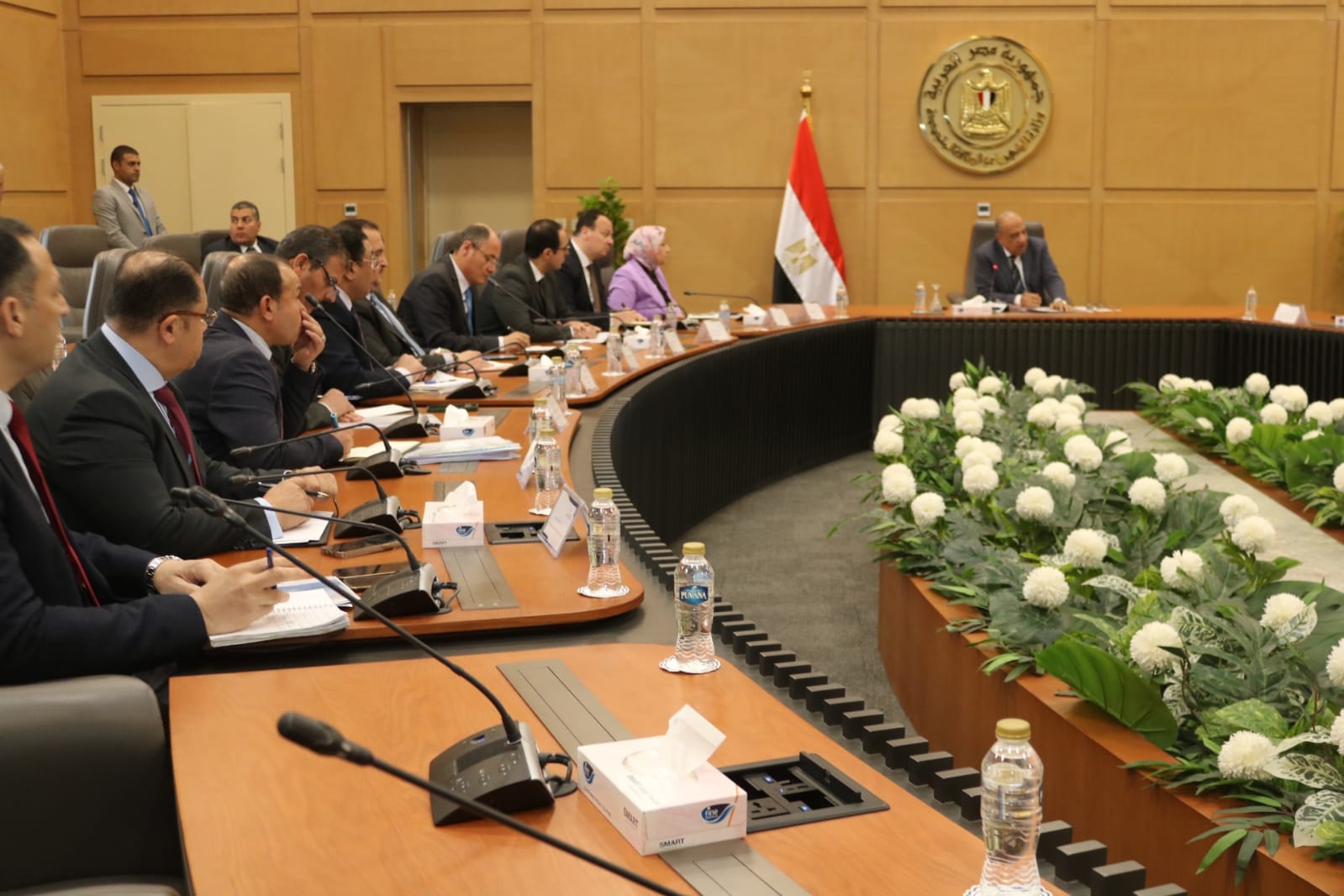 وزير الكهرباء يواصل مراجعة الإجراءات الخاصة بتأمين التغذية الكهربائية خلال فصل الصيف 