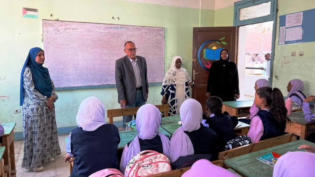 محافظ أسوان يتابع إنطلاق العام الدراسى الجديد 