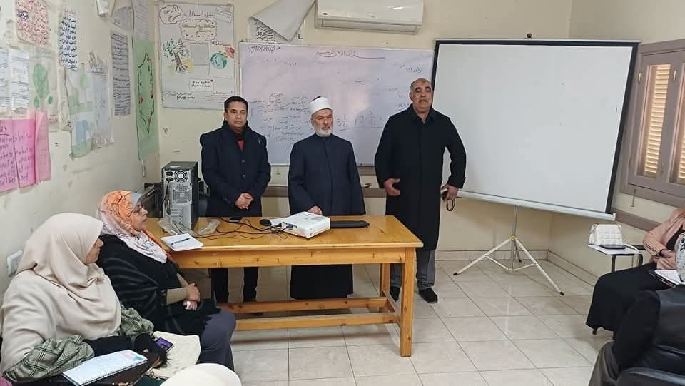 رئيس منطقة سوهاج الأزهرية يتابع برامج مركز تدريب قطاع الجنوب