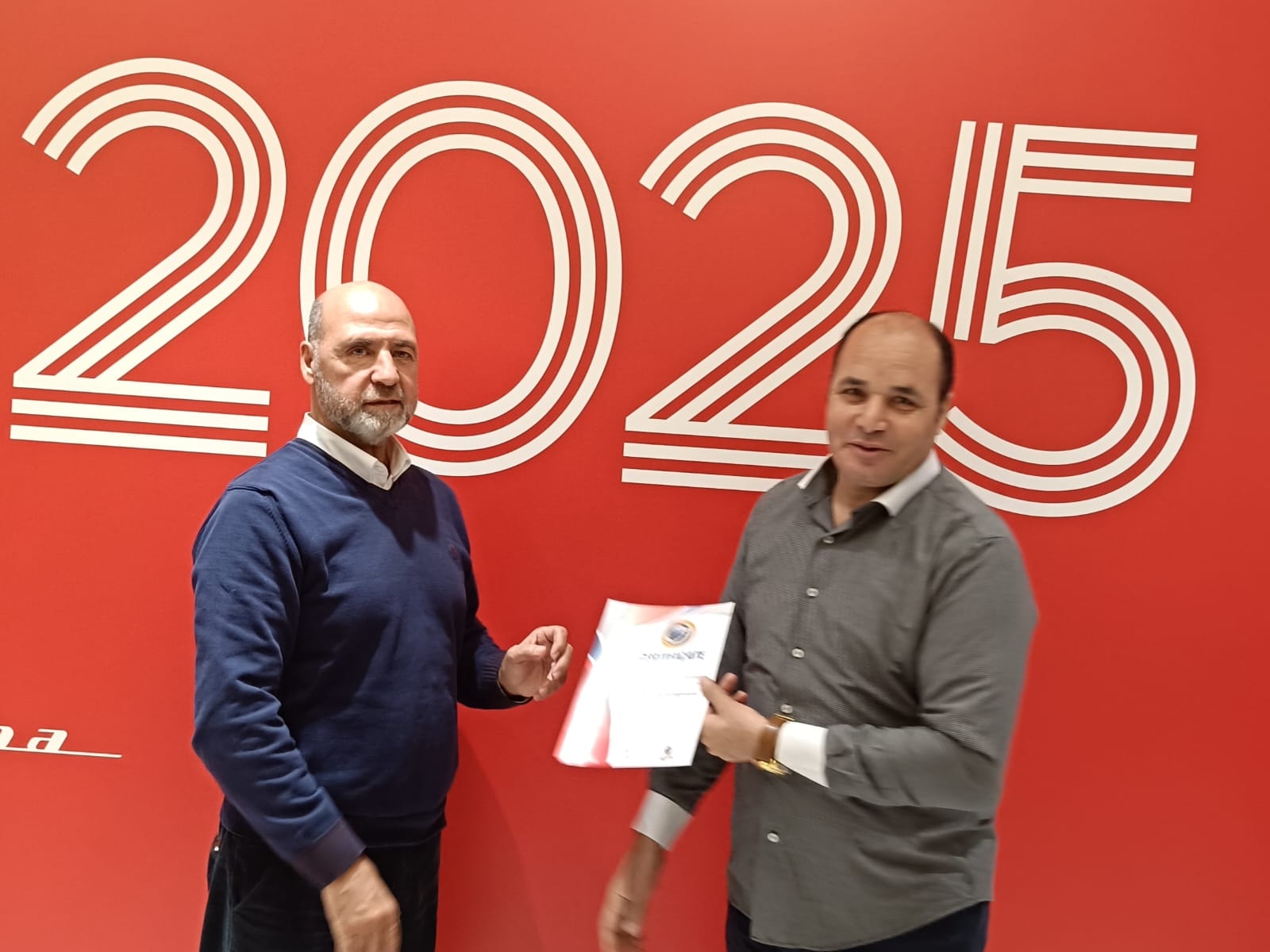 الدكتور حسان نصر الله يكرم وفد مؤسسة رسالة السلام العالمية في ختام المؤتمر الدولي «الرياضة طريق إلى السلام بين الشعوب»