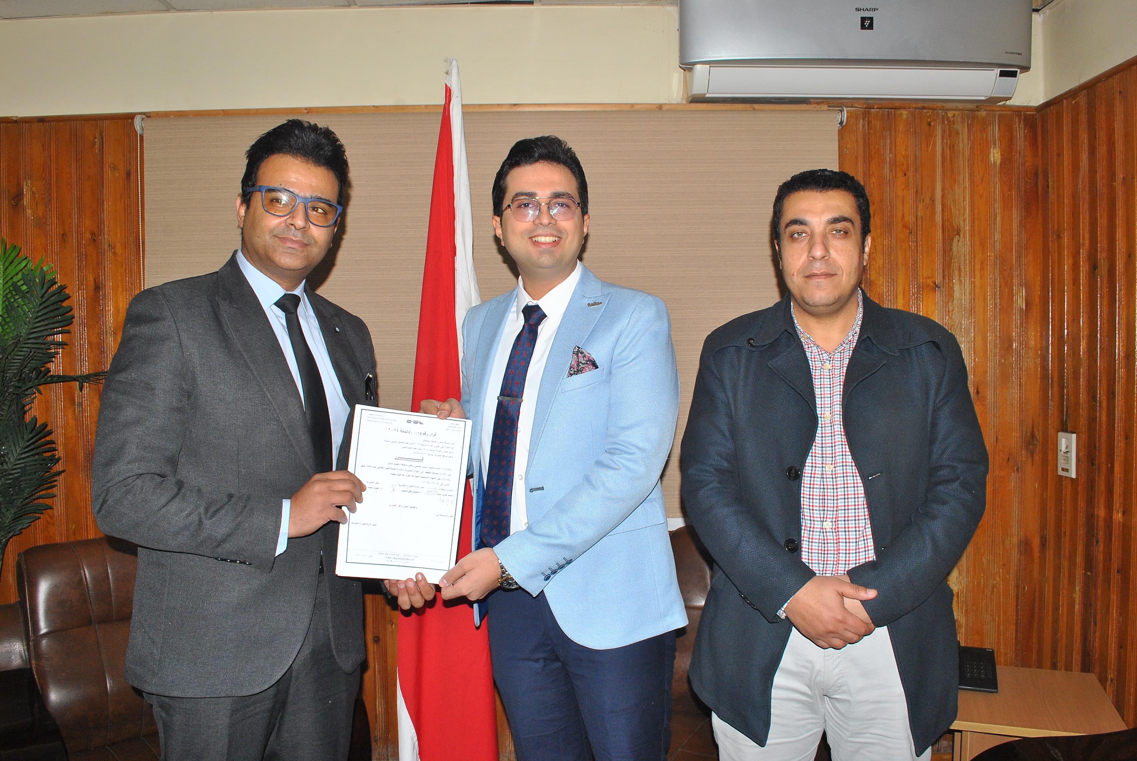 دويدار يصدر 10 قرارات جديدة بتكليف كوادر طبية للعمل بالإدارة العامة للطب العلاجي وإدارة التخطيط والمتابعة