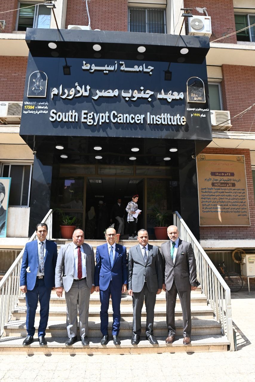 رئيس جامعة أسيوط يشهد انطلاق النسخة الرابعة من ورشة جراحات المناظير المتقدمة بمعهد جنوب مصر للأورام
