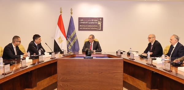 وزير الاتصالات يبحث مع شركة فوداكوم العالمية سبل تعزيز الشراكة