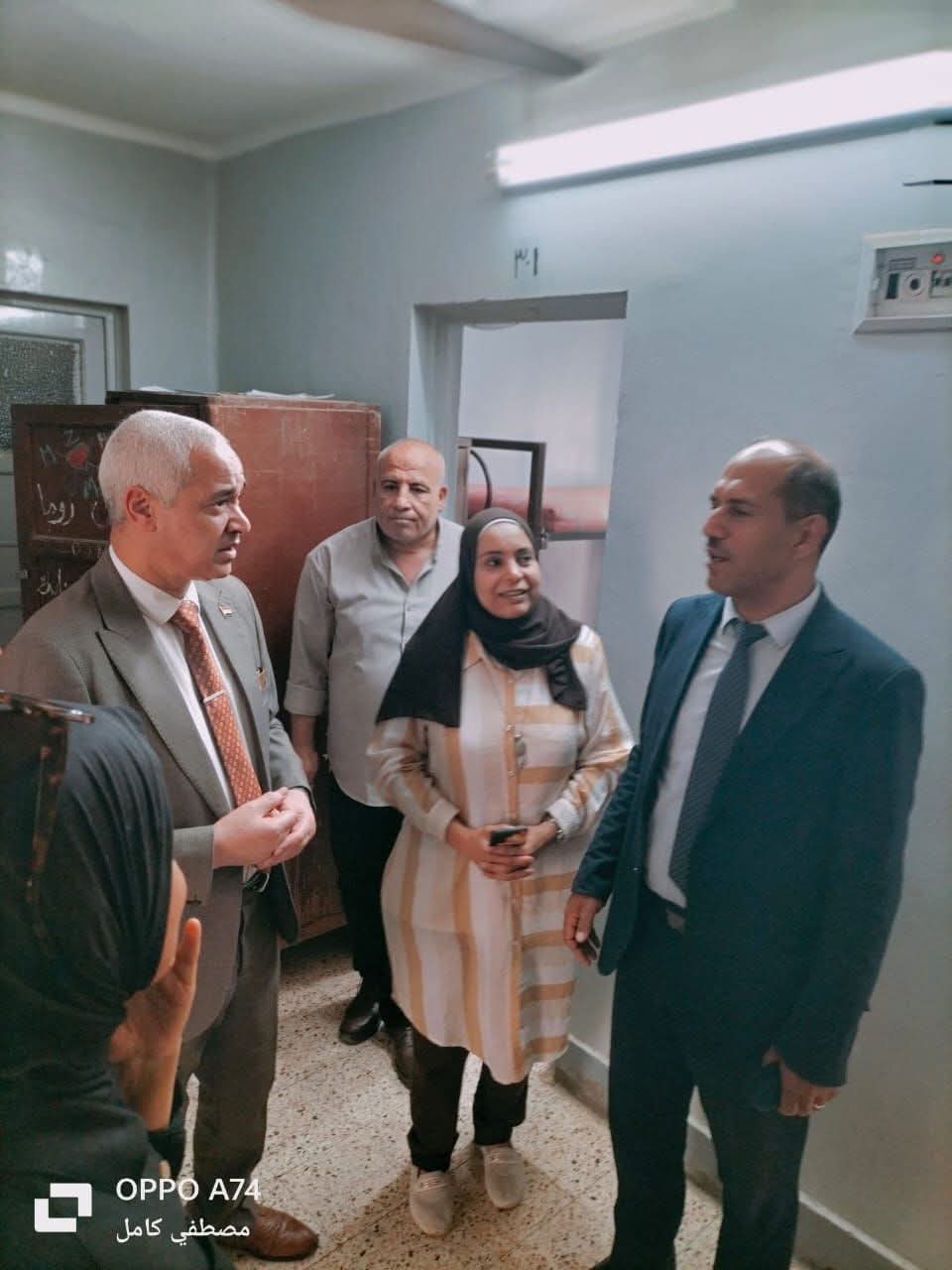 رئيس جامعة أسيوط يوجّه بتخصيص وحدة سكنية جديدة لطالبات الدراسات العليا المغتربات بالكليات النظرية تيسيرًا عليهن