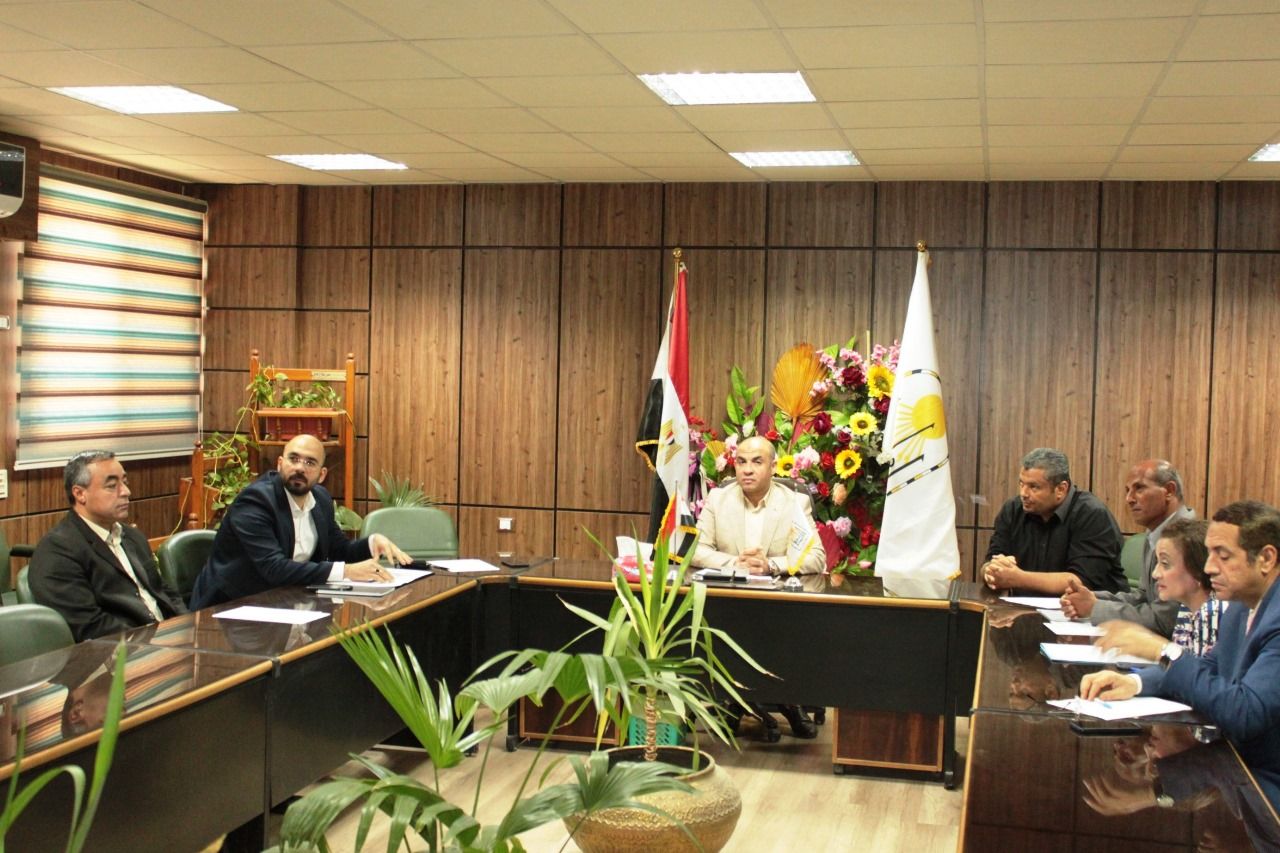 جامعة أسيوط تشهد انعقاد اجتماع مجلس وحدة مكافحة الآفات المنزلية بعد التشكيل الجديد لمتابعة خطة العمل