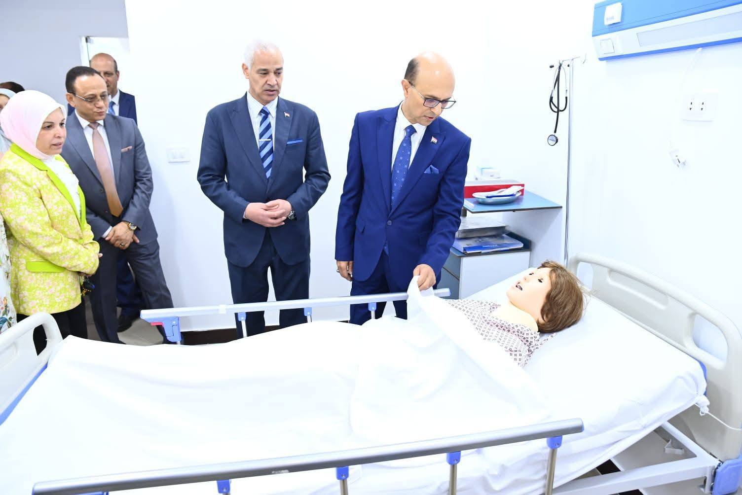 معمل الاختبارات الإكلينيكية الموضوعية الأوسكي (OSCE) بجامعة أسيوط… ركيزة أساسية لتأهيل طلاب التمريض
