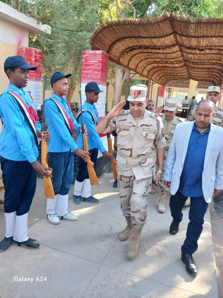 مدير إدارة دراو التعليمية يتابع سير وانتظام العملية التعليمية بالطويسة الصناعيه العسكرية 