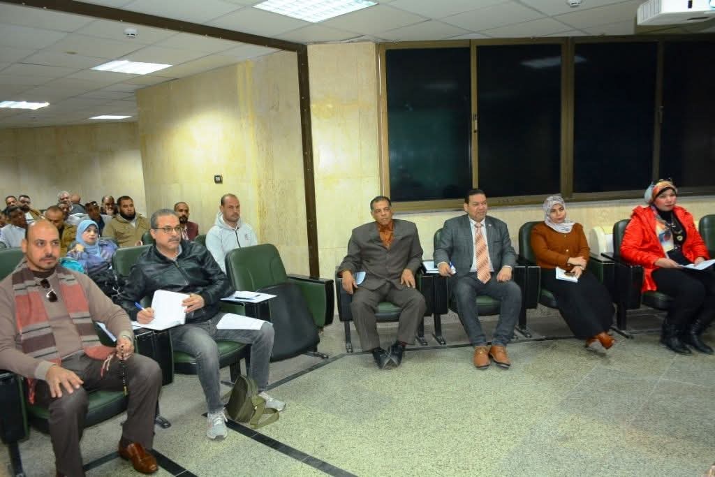 جامعة أسيوط.. تنظّم برنامجاً تدريبياً  حول: 