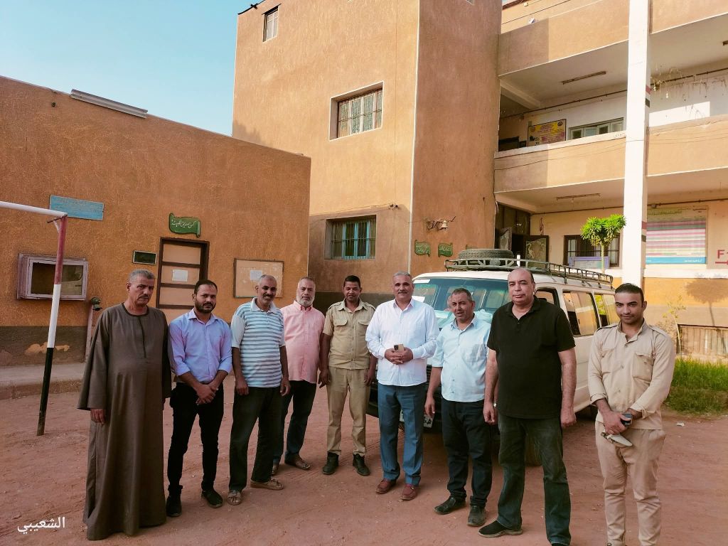 مدير «تعليم المنشاة» يتسلم أوراق الأسئلة بنفسه ويباشر العمل بمركز التوزيع وغرفة العمليات 