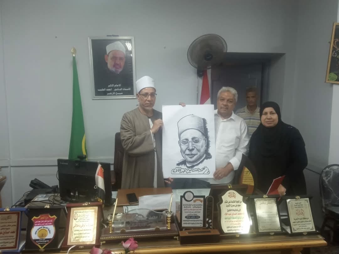 منطقة المنيا الأزهرية تكرم الأستاذة أمينة أبوالعلا لبلوغها سن المعاش