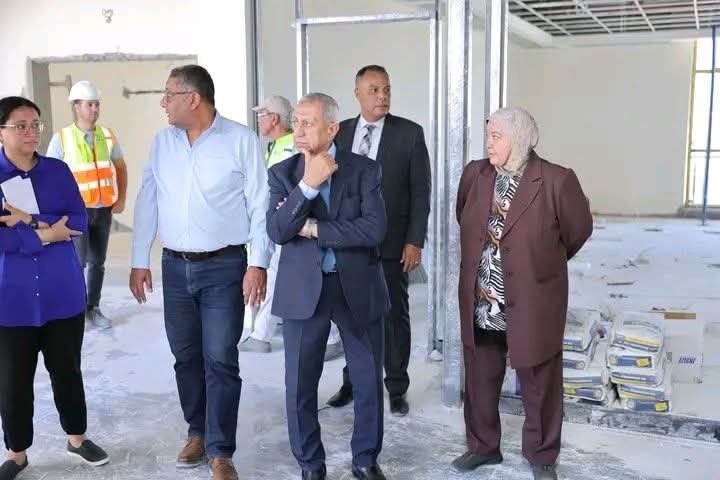 الاستاذ الدكتور اسماعيل عبد الغفار يتفقد المبنى الجديد لكلية الهندسة بالعلمين ويشيد بجودة الأعمال