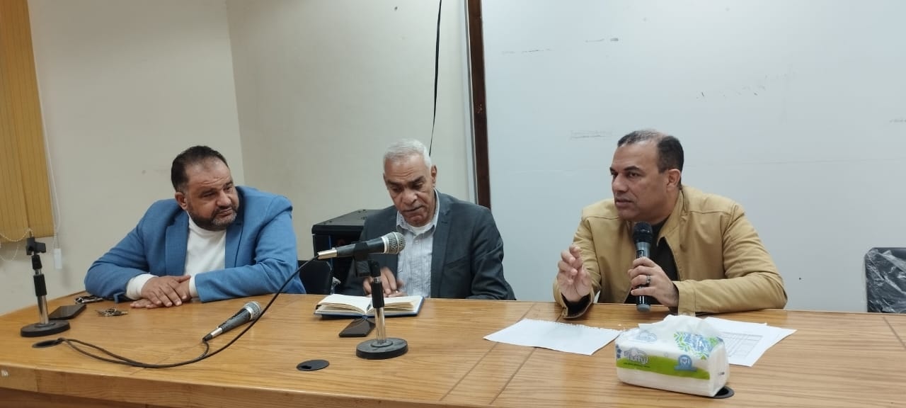 وكيل الوزارة يترأس اجتماعا للجنة الإعتماد بصحة البحيره