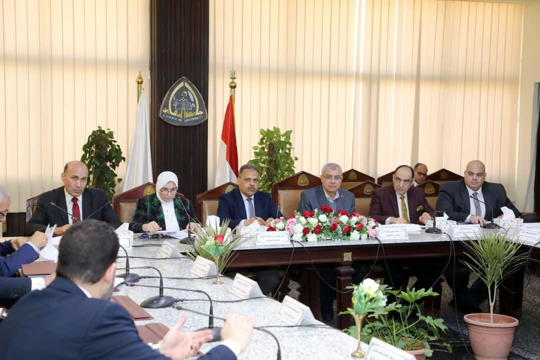 محافظ الشرقية يُشارك فى إجتماع مجلس جامعة الزقازيق