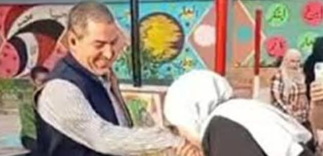 تعليم الشرقية .. خصم 7 ايام من زوجه قبات يد زوجها في طابور الصباح