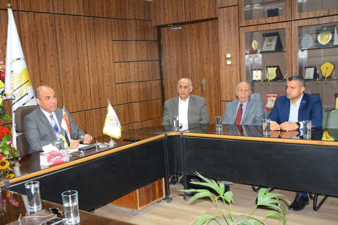 جامعة أسيوط تواصل جهودها نحو الاستدامة البيئية وتناقش مشروع الحديقة النباتية داخل الحرم الجامعي