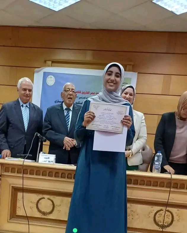 تعليم الفيوم. يحصد مركز رابع وثامن وتاسع جمهورية في مسابقة عمر الفاروق للقصة القصيرة