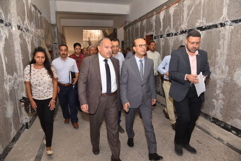 رئيس جامعة أسيوط يتفقد المقر الجديد لمعهد بحوث و دراسات البيولوجيا الجزيئية تمهيداً لافتتاحه
