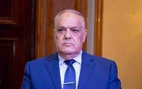 ينعى