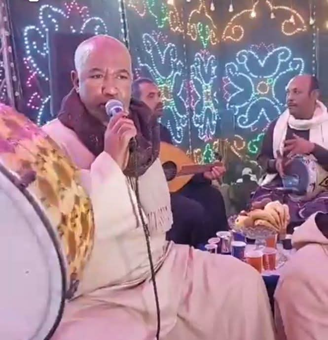 ياسر رشاد يبدأ أولى حفلات فن الكف بكرنفل الفوزة بإدفو 2025