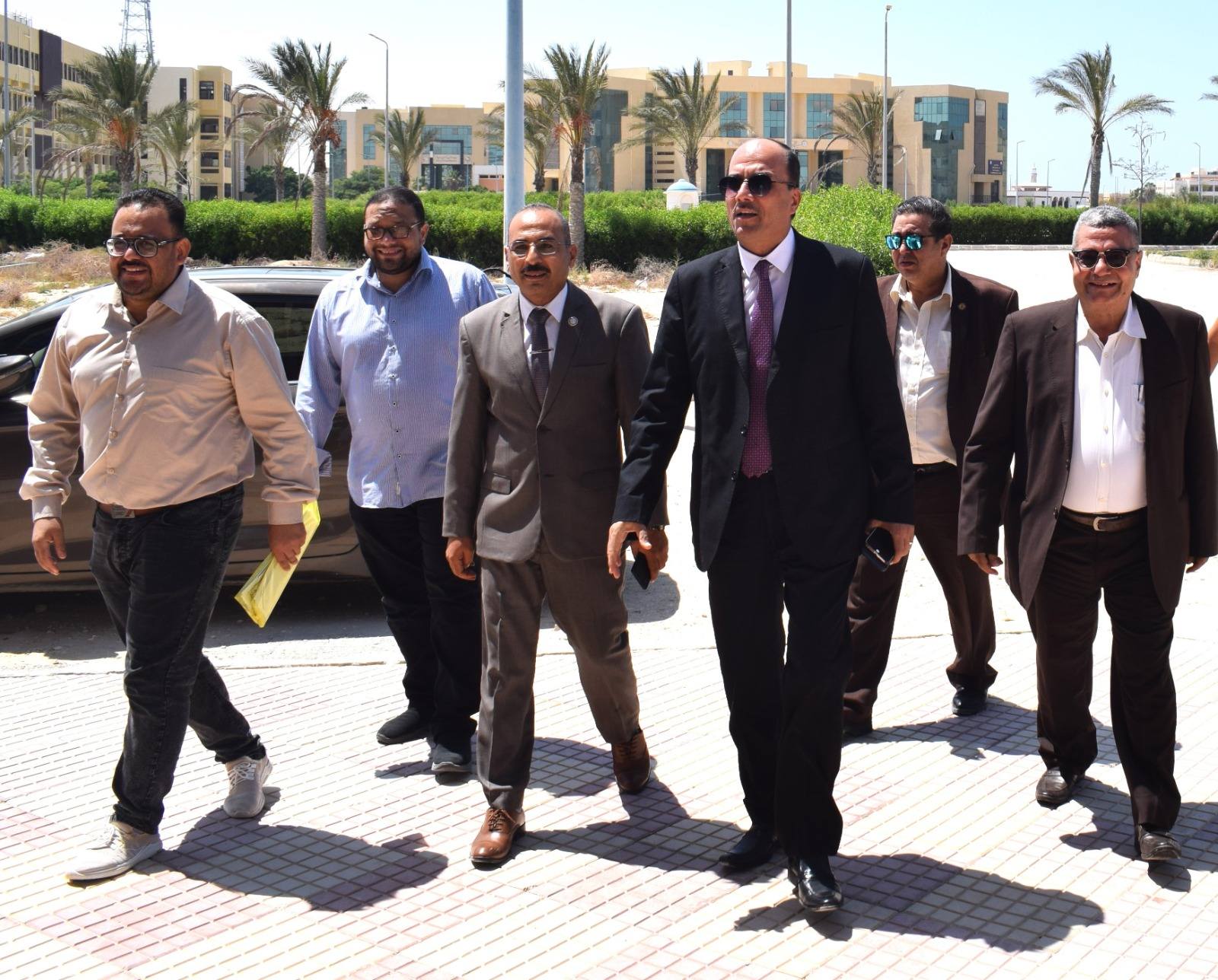 رئيس جامعة العريش يواصل متابعة جاهزية الكليات لإستقبال العام الدراسي الجديد ويتفقد كلية التجارة 