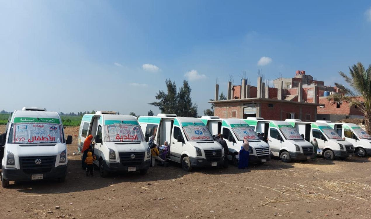 الكشف على 1756 مريضًا فى قافلة طبية إلى قرية قراقص بالبحيرة