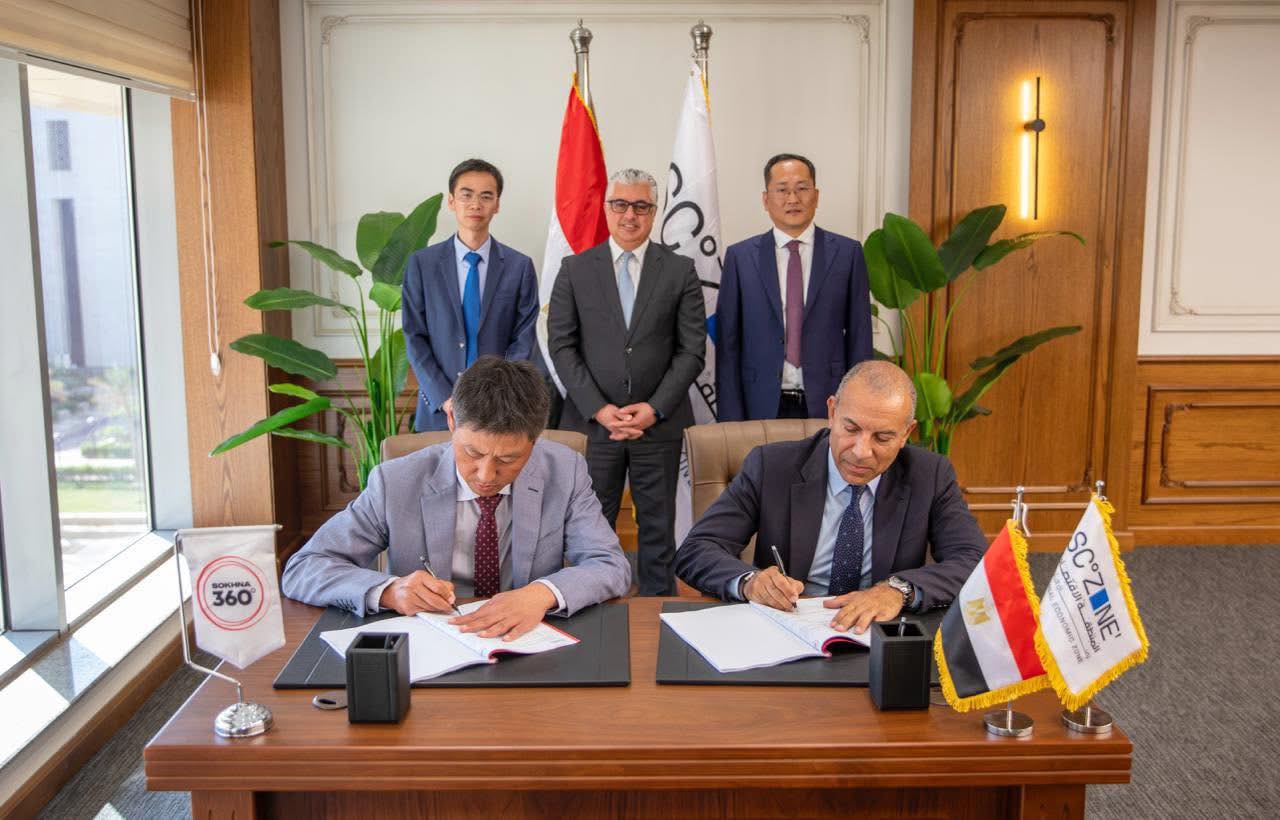 باستثمارات تتجاوز 65 مليون دولار رئيس اقتصادية قناة السويس يشهد توقيع عقود 4 مشروعات صناعية جديدة بالسخنة