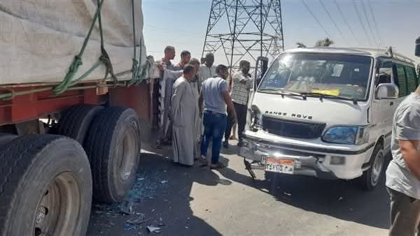 حادث تصادم مروع بين 3 سيارات بطريق سوهاج الكوامل