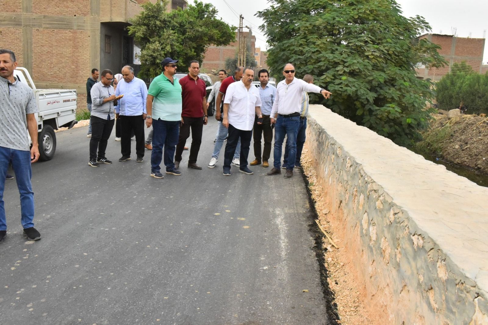محافظ أسيوط يتفقد طريق درنكة – محور الهضبة بعد الانتهاء من رصف 3 كيلومترات جديدة تدعم التنمية والسياحة الدينية