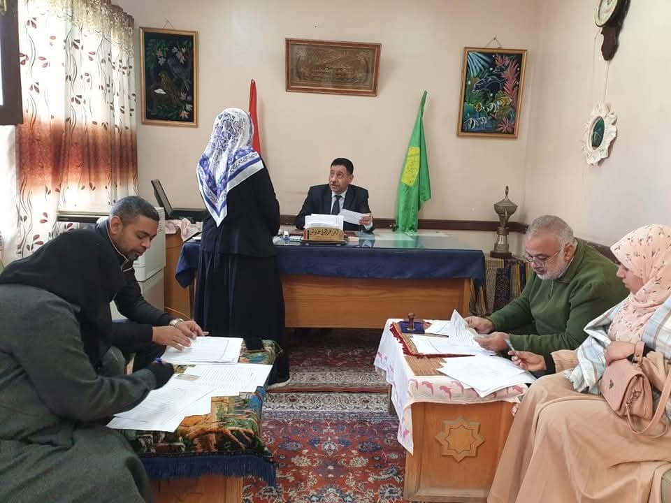 رئيس منطقة المنيا الأزهرية والوكيل الثقافي يستقبلون معلمين ومعلمات بالحصة لاستلامهم العمل بمعاهد المنطقة