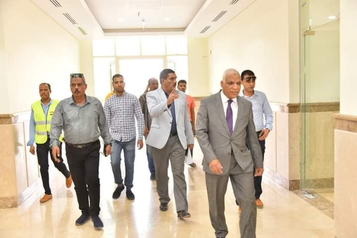 نائب رئيس جامعة أسيوط الأهلية يجرى جولة تفقدية لمتابعة سير العمل و يشيد بانتظام العملية التعليمية