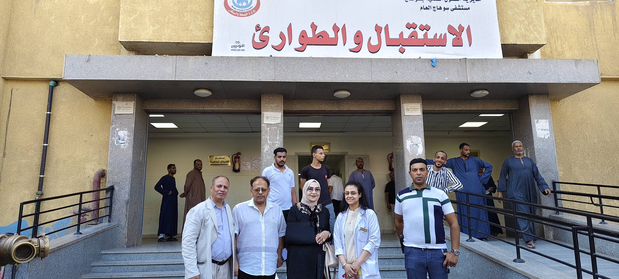 منى صدقى تزور مصابي حريق مطعم الشبان بمستشفى سوهاج العام