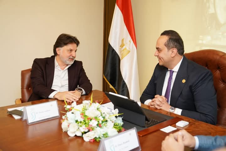 رئيس هيئة الرعاية الصحية يترأس اجتماعًا بوفد رفيع المستوى مع مجموعة مودست التركية المتخصصة في إدارة مستشفيات الصحة النفسية وعلاج الادمان