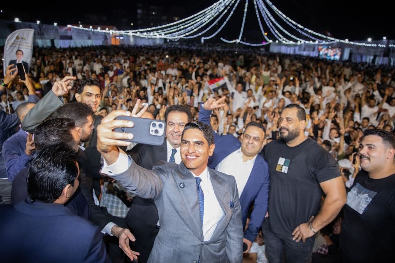 «الشعب الجمهوري» ينظم مؤتمرًا جماهيريًا حاشدًا لدعم مرشحه في انتخابات النواب بمركز أبو المطامير بمحافظة البحيرة