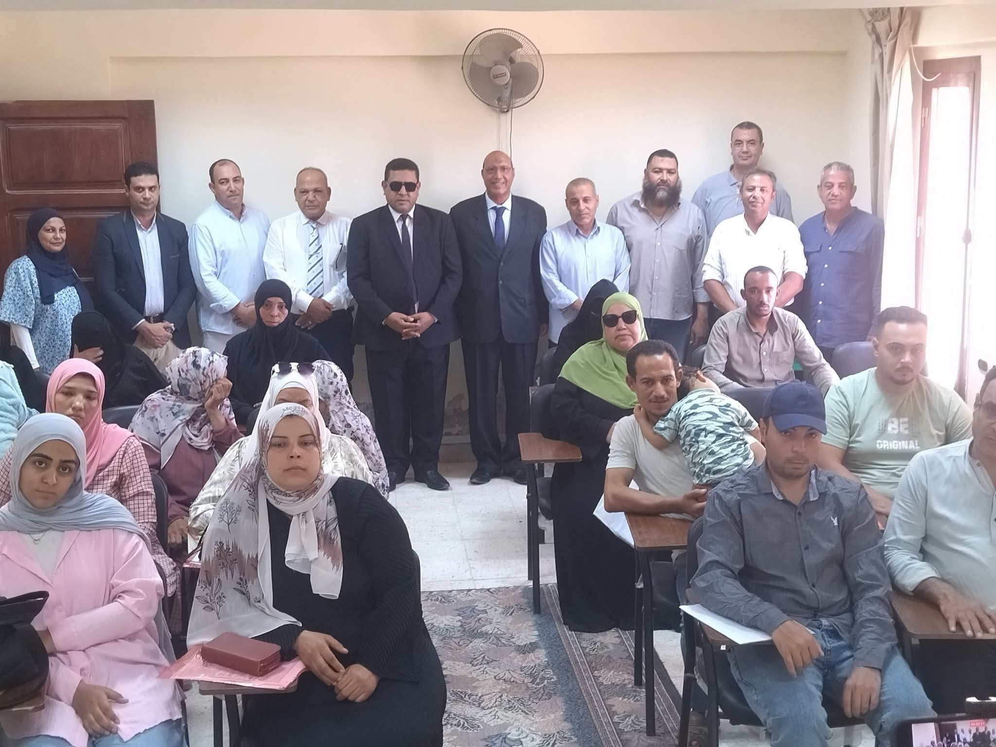 العمل تسلم 15 عقدا لذوي الهمم تنفيذا لتوجيهات الوزير 