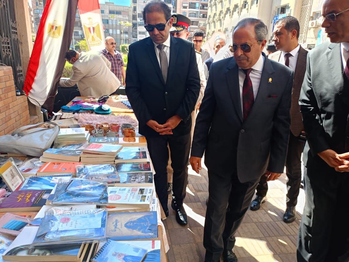 رئيس جامعة بورسعيد يقود احتفالية أكتوبر المجيدة مع محافظة بورسعيد  