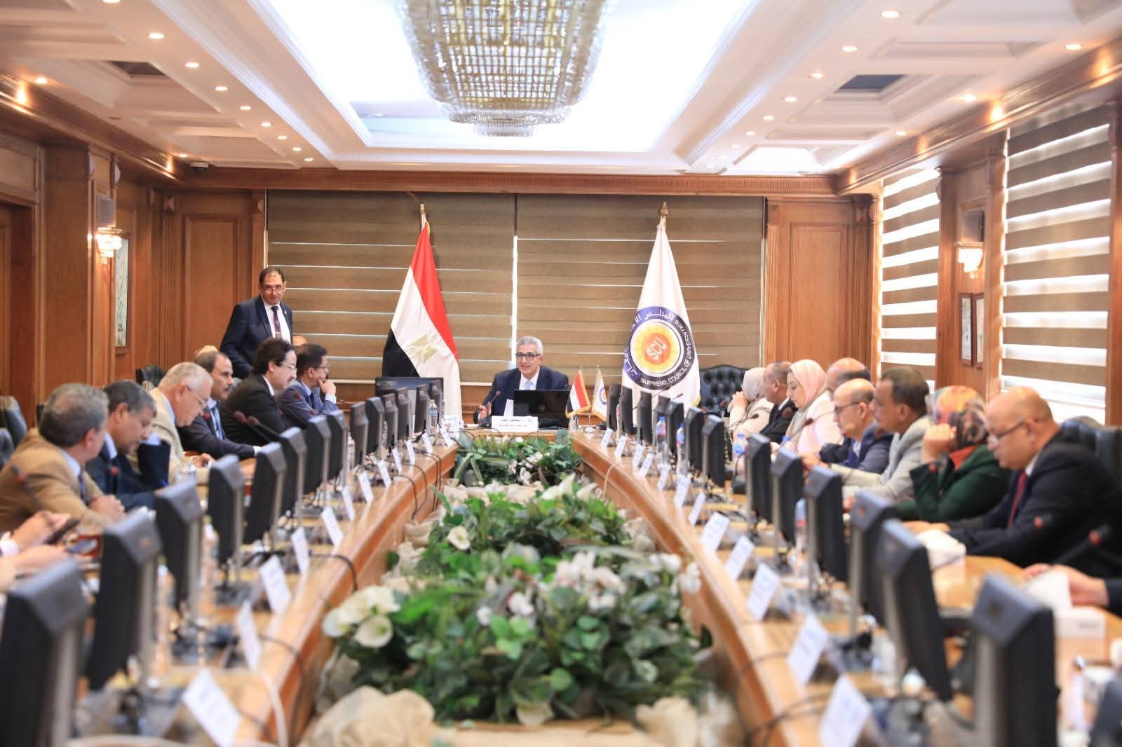 المجلس الأعلى لشئون خدمة المجتمع وتنمية البيئة يعقد اجتماعه الدوري