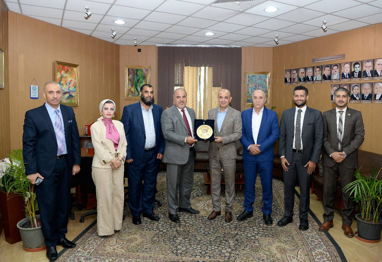 جامعة المنصورة تستقبل وفد السفارة الليبية لتعزيز سبل التعاون