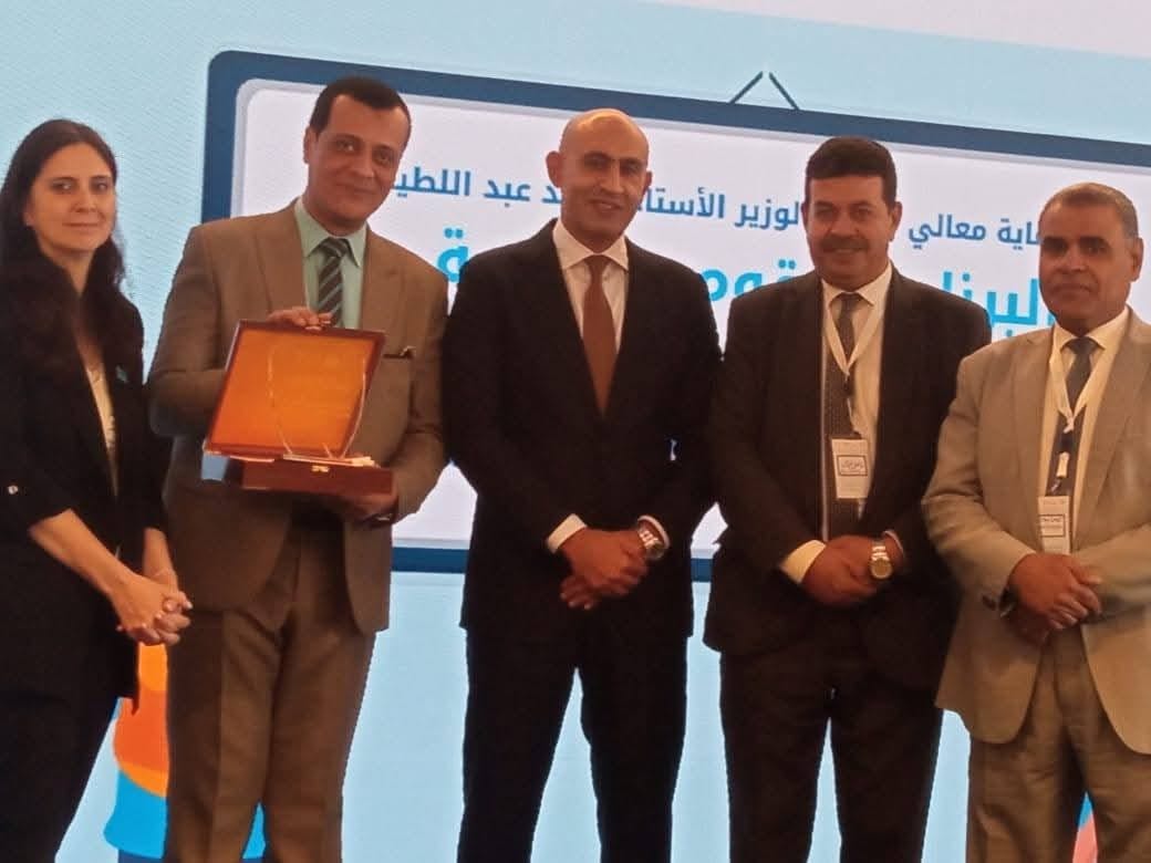 وزير التعليم يكرم مدير تعليم سوهاج ويطلق المرحلة الثانية لتنمية مهارات القراءة والكتابة
