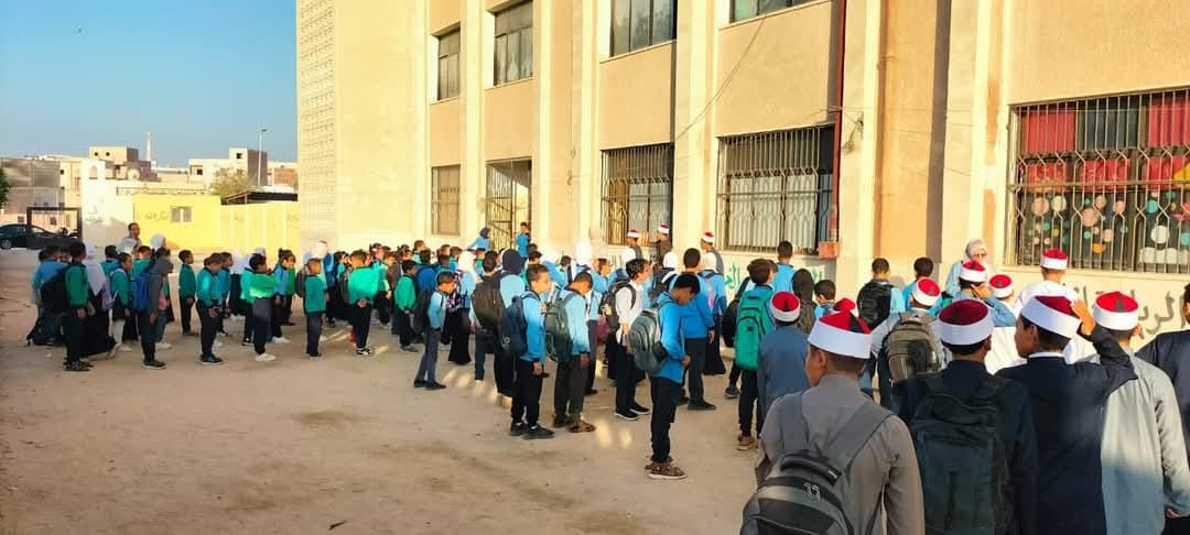رئيس منطقة المنيا الأزهرية يتفقد معاهد إدارة المنيا ويتابع انتظام الدراسة